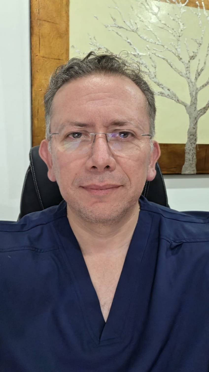 Dr. Ignacio Reyes Urrutia, ginecólogo especialista en diagnóstico y tratamiento de endometriosis